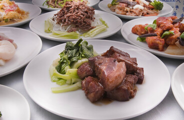 Fototapeta na wymiar 東坡肉と中華食卓