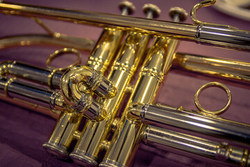 Obraz na płótnie Canvas Trompeta