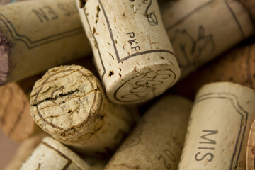 たくさんのワインのコルク