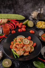 Fototapeta na wymiar salad Vietnamese Pork Sausage with Chilli, Lemon, Garlic, Tomato