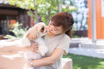 犬と女性
