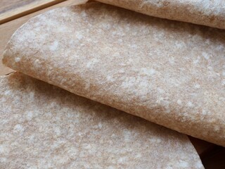 신선한 원형모양의 또띠아