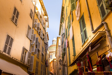 Fototapeta na wymiar Buildings in the old center of Nice, French Rivieraa