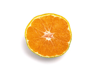 半分に切った早生みかん