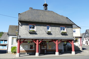 Altes Rathaus von vorne in Rhaunen / Hunsrück