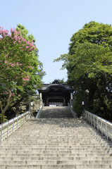 宇都宮二荒山神社の山門と階段