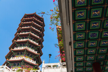  香港　新界の西方寺の萬佛寶塔