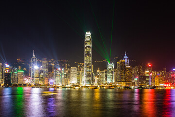 Fototapeta na wymiar 香港　ビクトリア・ハーバーと香港島の夜景 