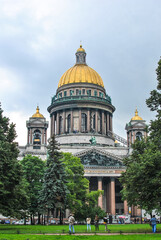 Fototapeta na wymiar Isaac's Cathedral in St. Petersburg, Russia in summer