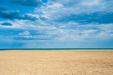 Plage de Gruissans sous les nuages