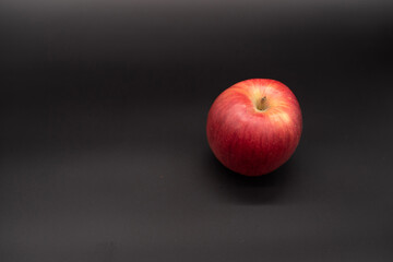 red apple