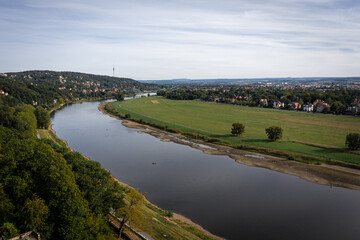 Fototapeta na wymiar Elbe in Dresden