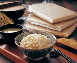 玄米ごはんとみそ汁