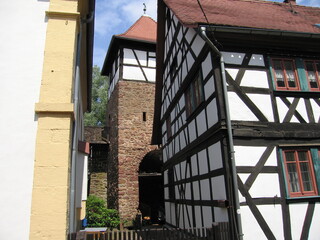 Obraz premium Spitzer Turm Stadtmauer Michelstadt im Odenwald in Hessen