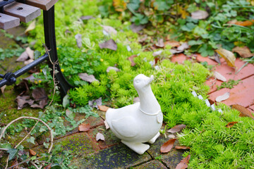 白いアヒルのオブジェ