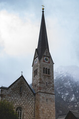 Fototapeta premium Beautiful city on by the lake, Hallstatt Austria 26 September 2020.