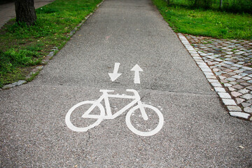 Obraz premium Cycle Track Sign painted on a street