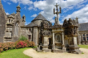 Fototapeta na wymiar Enclos Paroissial de Guimiliau, l'église Saint-Miliau, Armorique, Finistère, Bretagne, France 