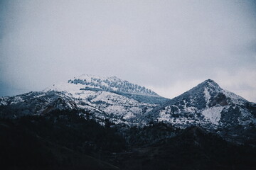 Fototapeta na wymiar Mountains under snow