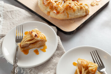 apple pie on a plate
