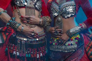 Belly dancers, indian dancers and flamenco dancers close-up cropped photo
Bundled suits, ancient is layered Indian skirts, Afghans, ancient Yemeni jewelry, many colors, iron and wealth.