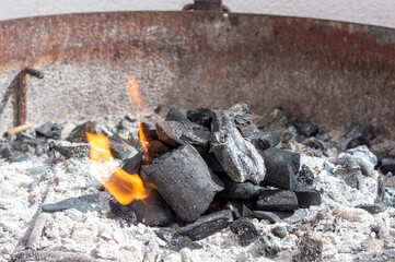 BARBECUE WITH VEGETABLE CHARCOAL
