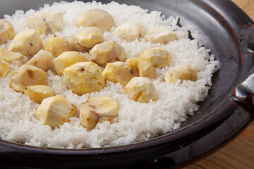 炊き立て栗ご飯