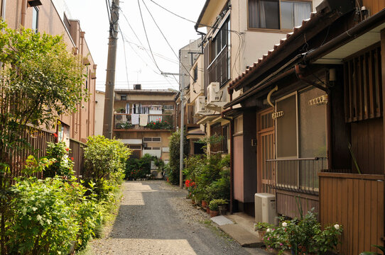 「下町」の画像 - 7,183 件の Stock 写真、ベクターおよびビデオ | Adobe Stock