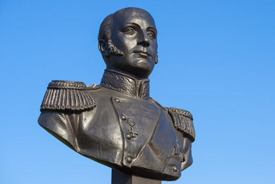KRONSTADT, RUSSIA - SEPTEMBER 27, 2020: Bust of Russian Admiral Dmitry Nikolaevich Senyavin, Commander of the Baltic Fleet. Alley of admirals in the Kronstadt Admiralty