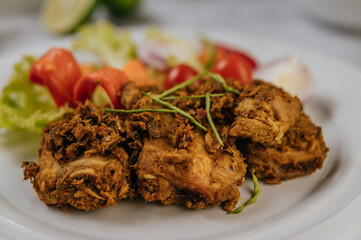 Herbs Fried Pork with Chili, Tomato, Cucumber, Carrot, and Fresh pepper