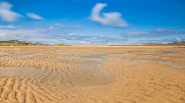 Isle of Harris landscape - beautiful endless sandy beach and turquoise ocean