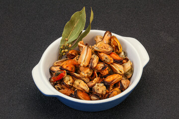 Pickled mussels in the bowl
