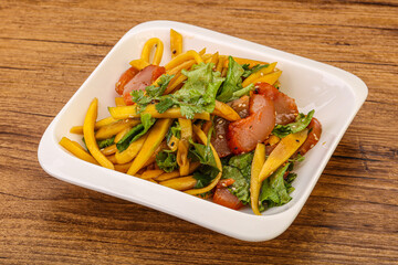 Salad with mango and chicken