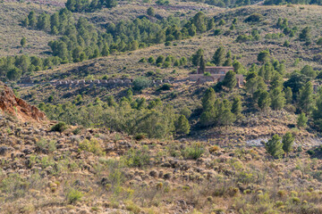 Obraz premium small house on the side of a mountain