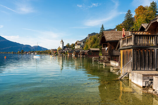 Seerundweg am Wolfgangsee im Salzkammergut im Herbst