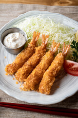 japanese deep fried prawn with cabbage
