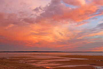 Obraz premium Sunset over Newgale Beach, Wales 