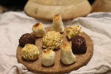 Los panellets son unos dulces típicos de Catalunya para Todos los Santos