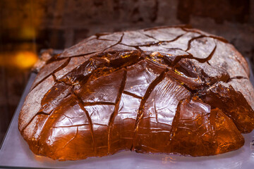 Eight kilograms wieght colophony