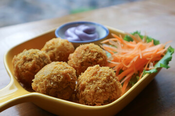potato ball, cheese balls