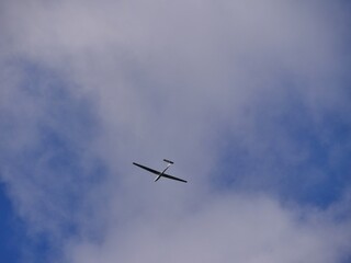 Fototapeta na wymiar Segelflugzeug am Himmel