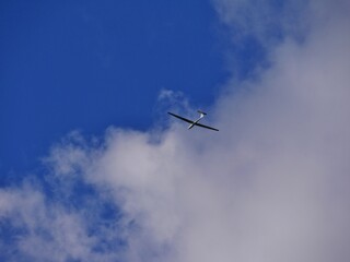 Segelflugzeug am Himmel