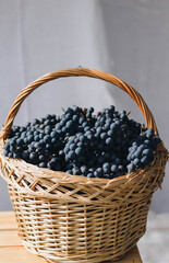 Fototapeta na wymiar basket of grapes