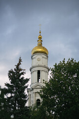 Fototapeta na wymiar Dormition Cathedral in the center of Kharkiv
