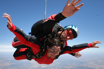 Sky diving tandem red color - 384455173