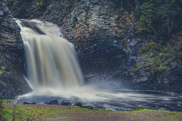 Wodospad Hogfallet w województwie Innlandet w okolicy Gjovik w Norwegii 
