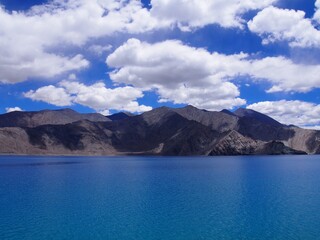 Beautiful lakes and magnificent blue skies and mountains, Pangong tso (Lake), Durbuk, Leh, Ladakh, Jammu and Kashmir, India