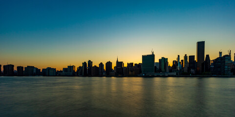Fototapeta na wymiar East River Manhattan Sunset