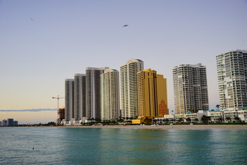 Fototapeta na wymiar Miami beach at sun rise 