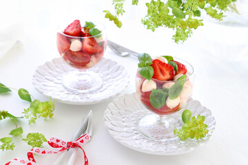 いちごとトマトのカプレーゼ